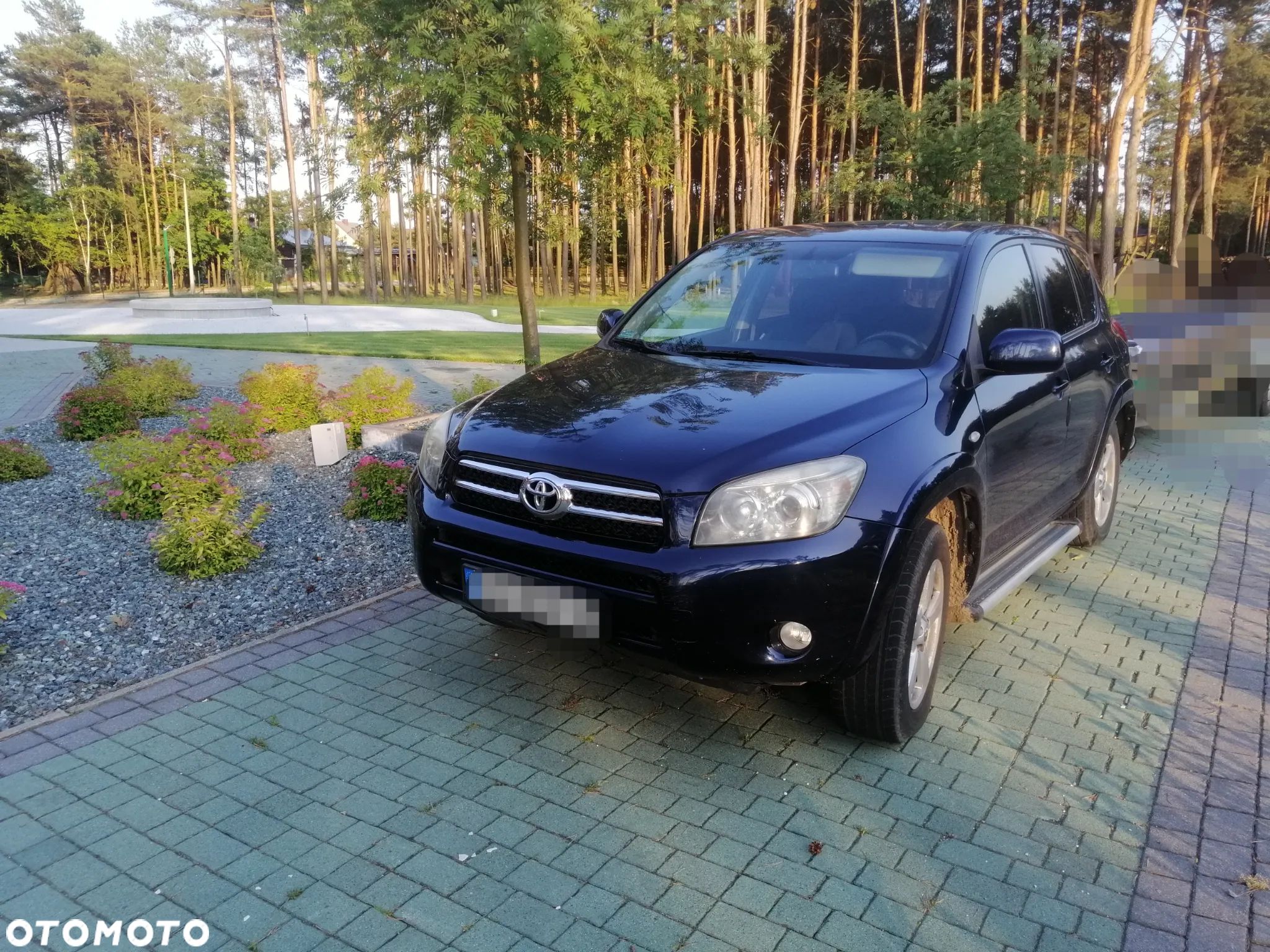 Toyota RAV4 - 1