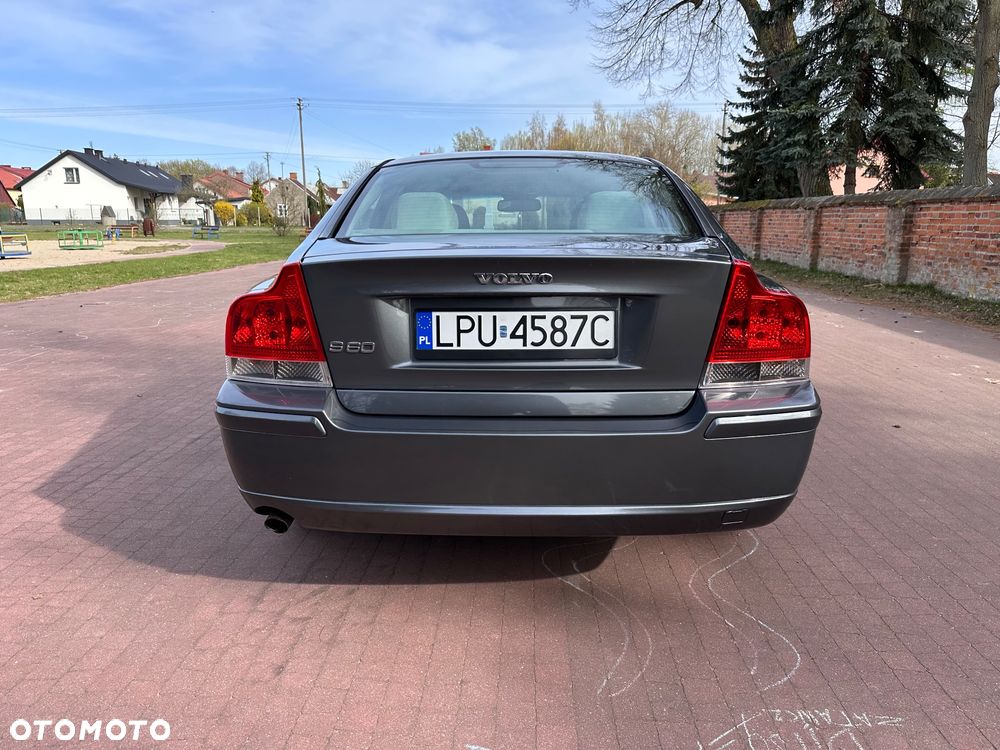Volvo S60 2.4D Momentum - 7