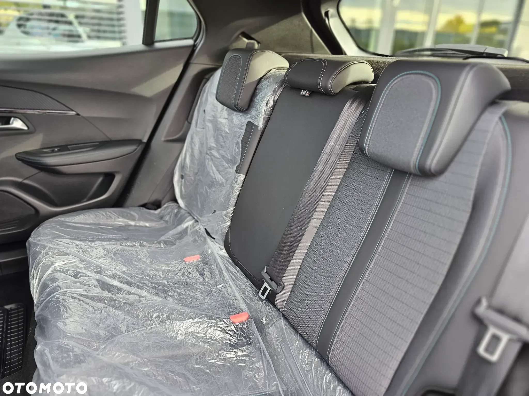 Peugeot 2008 e-2008 Allure Pack - 27