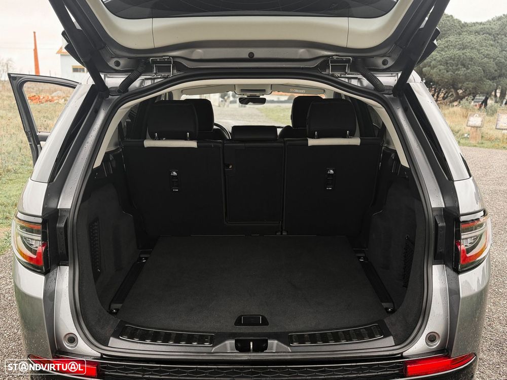 Land Rover Discovery Sport P300e R-Dynamic S - 16