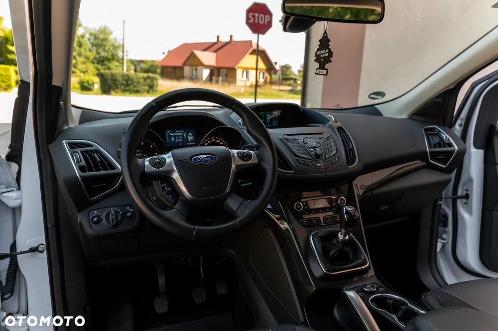 Ford Kuga 2.0 TDCi 4x4 Titanium - 35