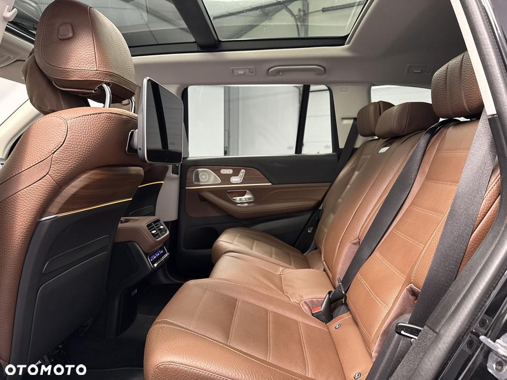 Mercedes-Benz GLS - 23