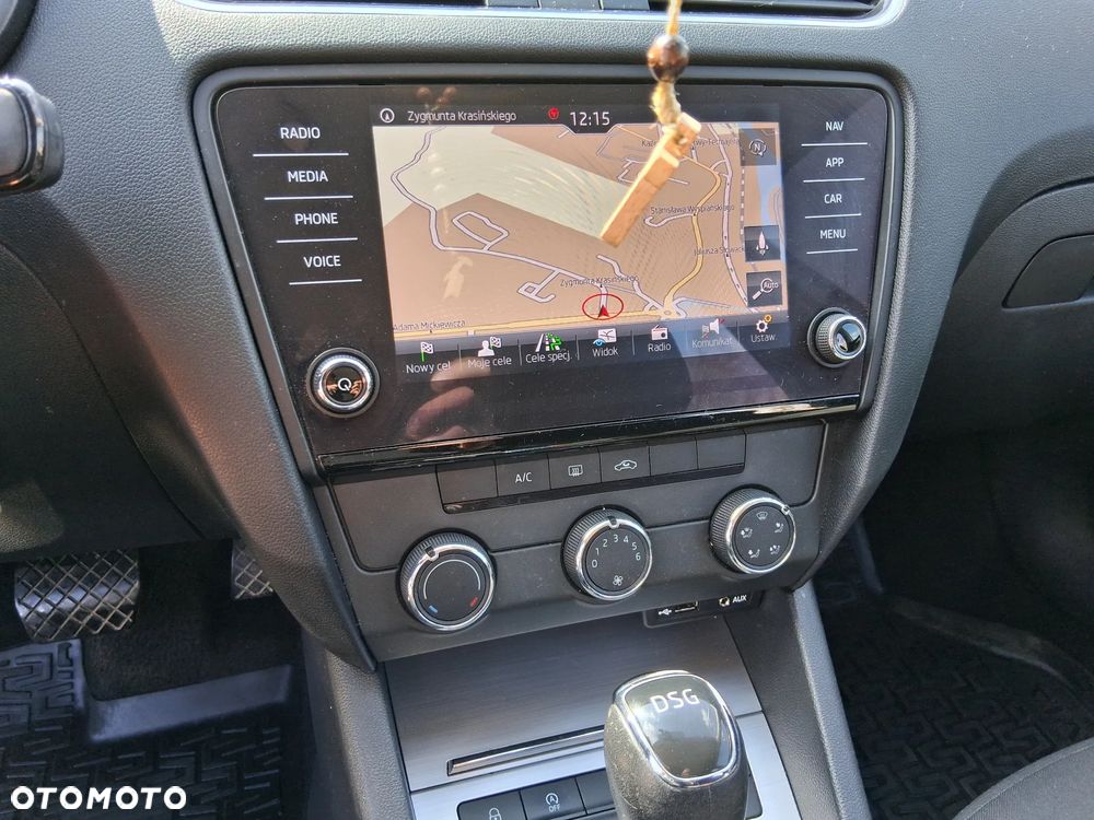 Skoda Octavia 1.6 TDI Ambiente DSG - 16