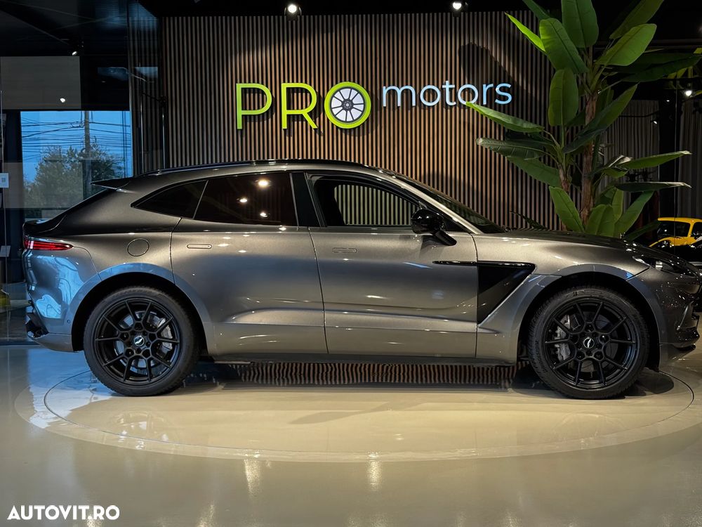 Aston Martin DBX - 4
