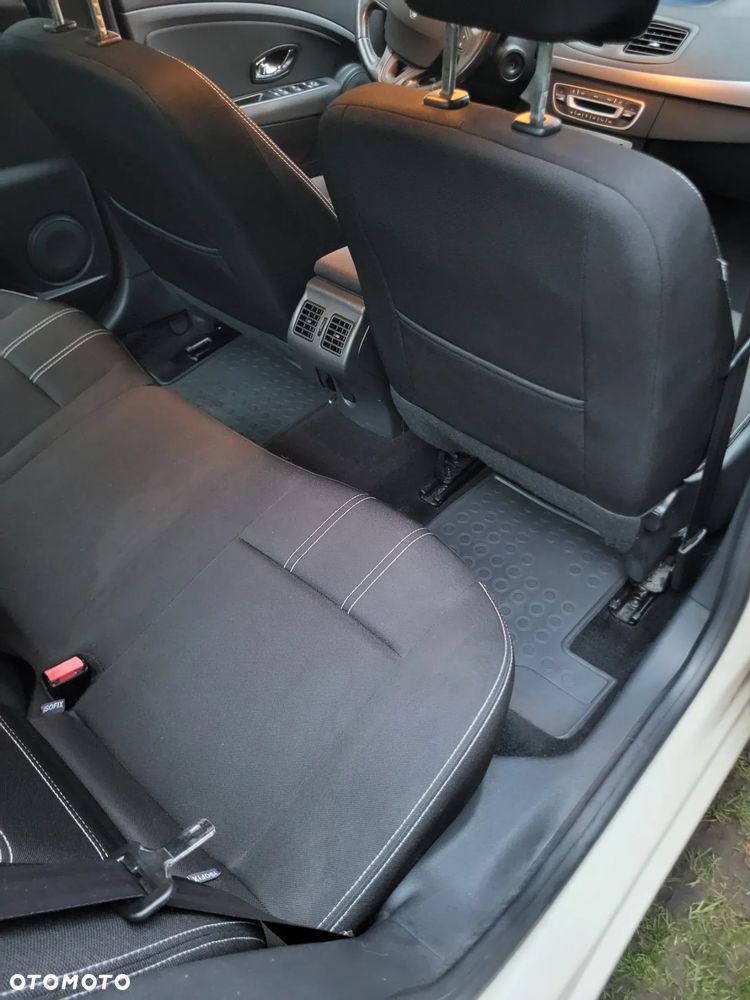 Renault Fluence 1.6 16V Techno Feel - 12