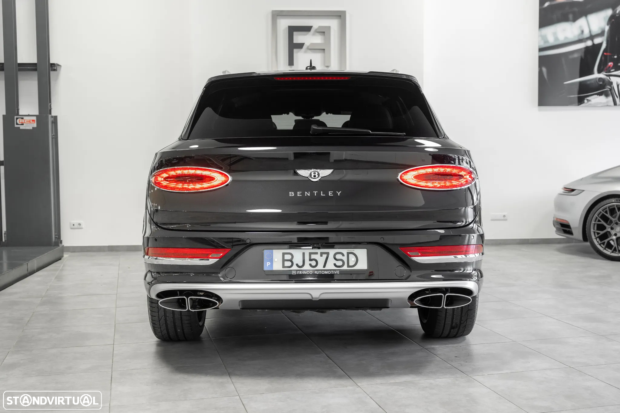 Bentley Bentayga EWB V8 Azure - 5