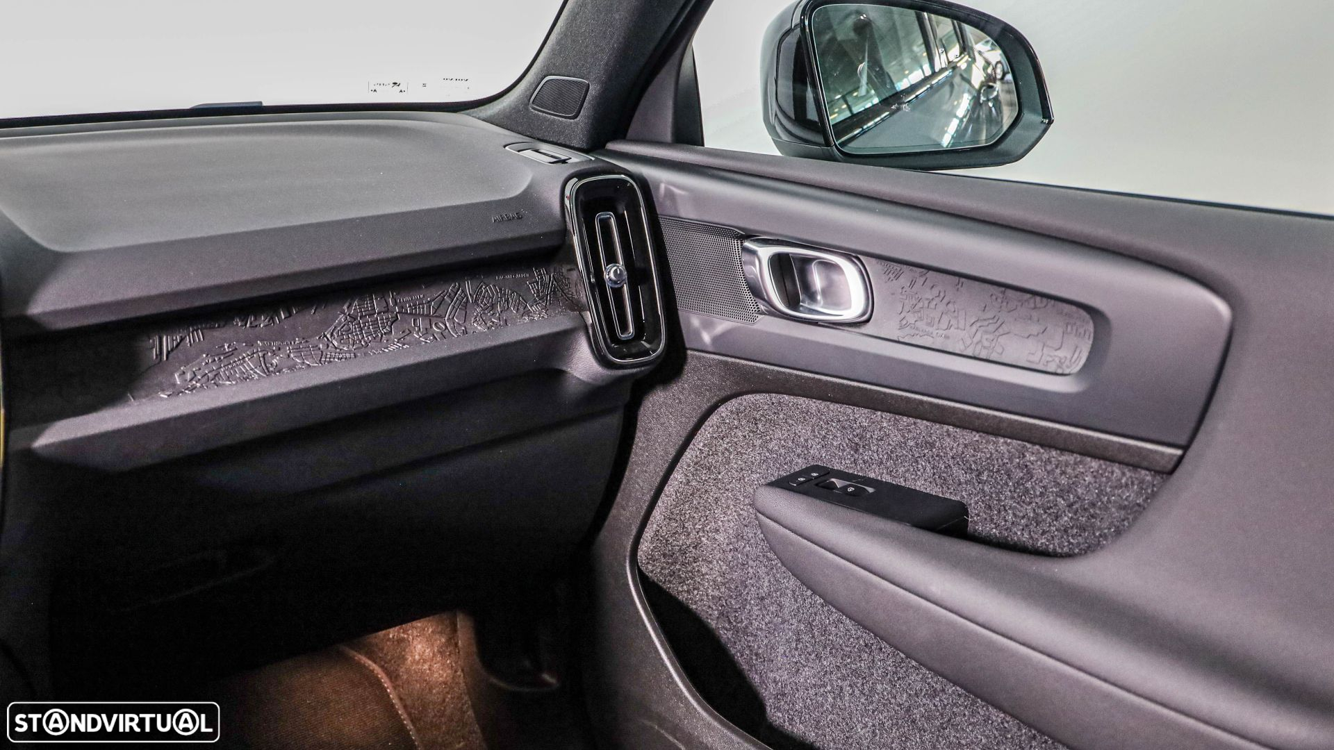 Volvo XC 40 Recharge Extended Range Plus - 17