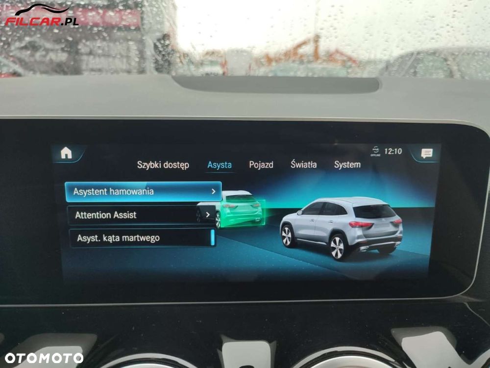 Mercedes-Benz GLA - 16