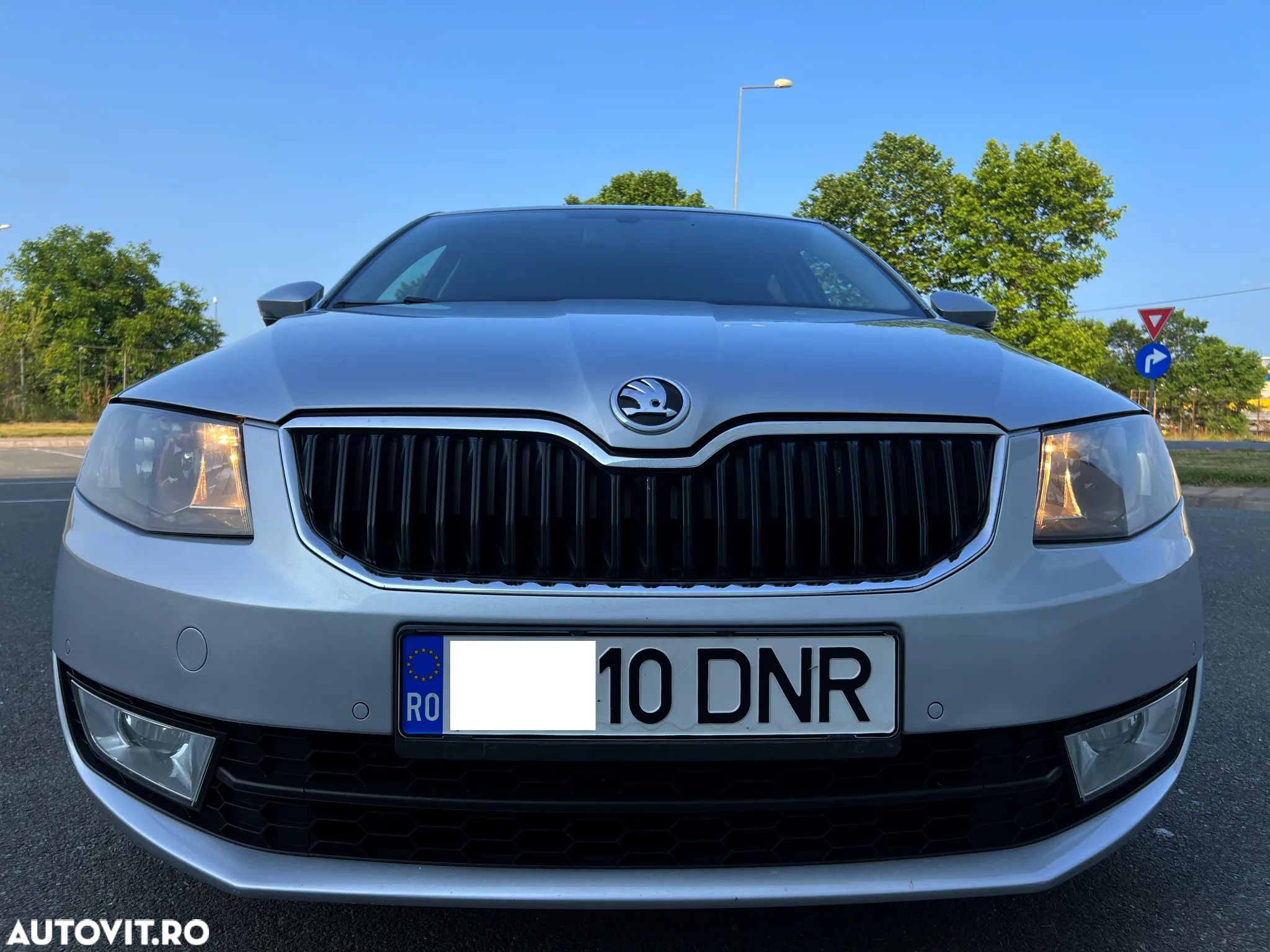 Skoda Octavia 2.0 TDI DSG Clever - 1