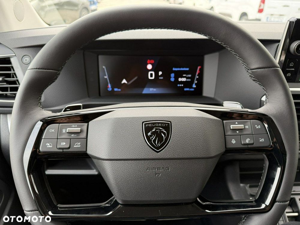 Peugeot Traveller - 12