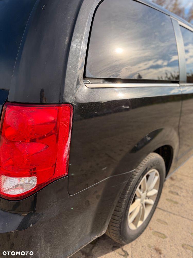 Dodge Grand Caravan - 9
