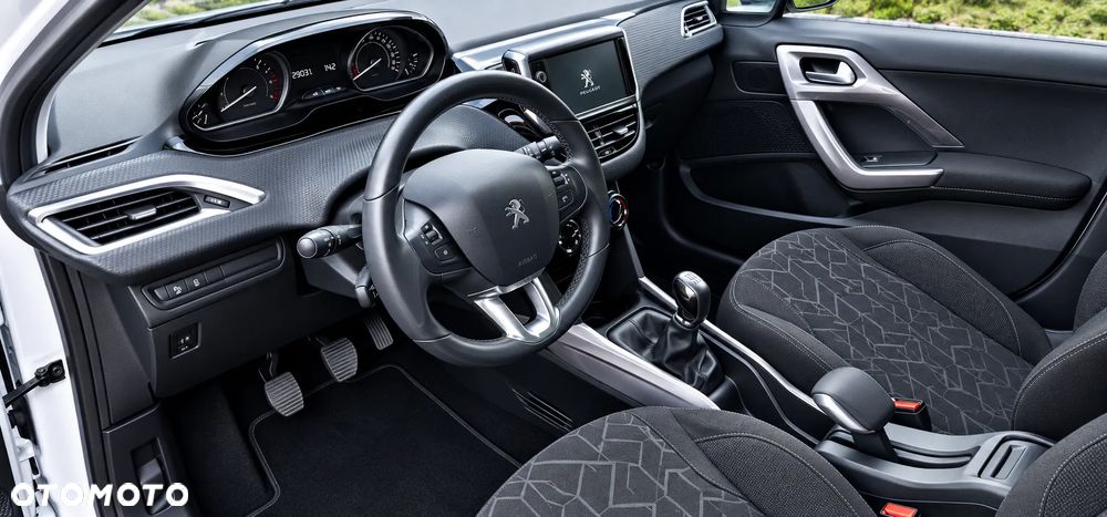 Peugeot 2008 PureTech 82 Urban Move - 5