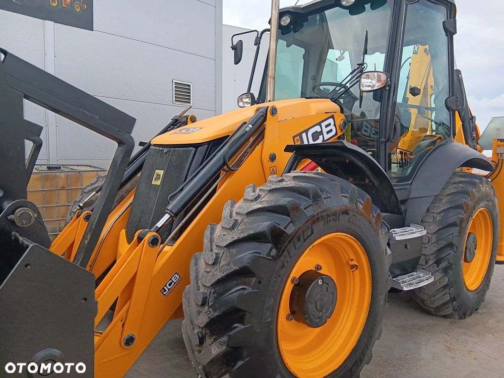 JCB 4CX AEC - 9