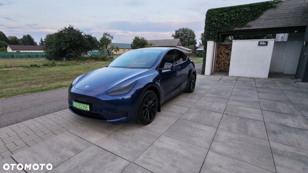 Tesla Model Y Long Range AWD - 17