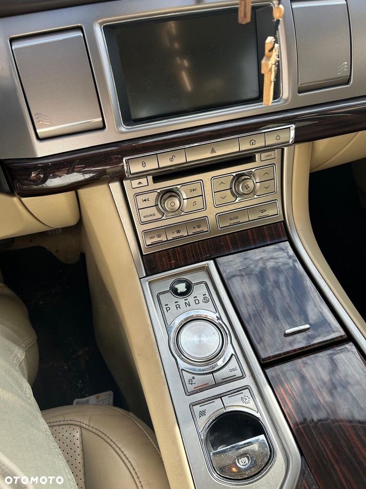 Jaguar XF 3.0 V6 D S Premium Luxury - 19