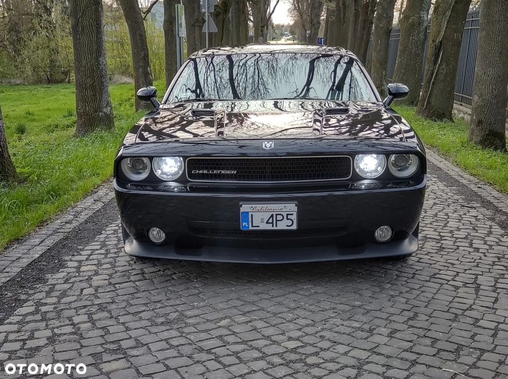 Dodge Challenger - 1