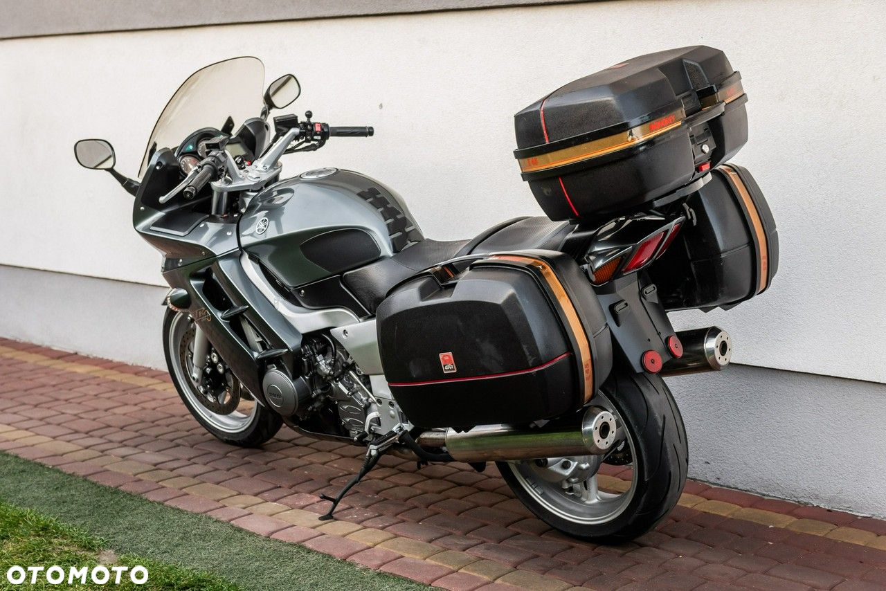 Yamaha FJR - 4