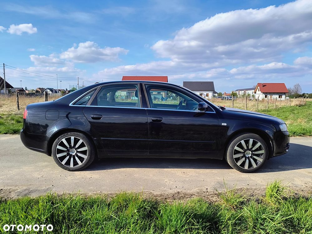 Audi A4 Limousine - 8