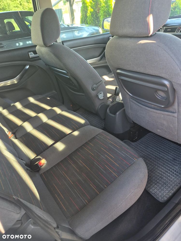 Ford C-MAX 1.6 Titanium - 11