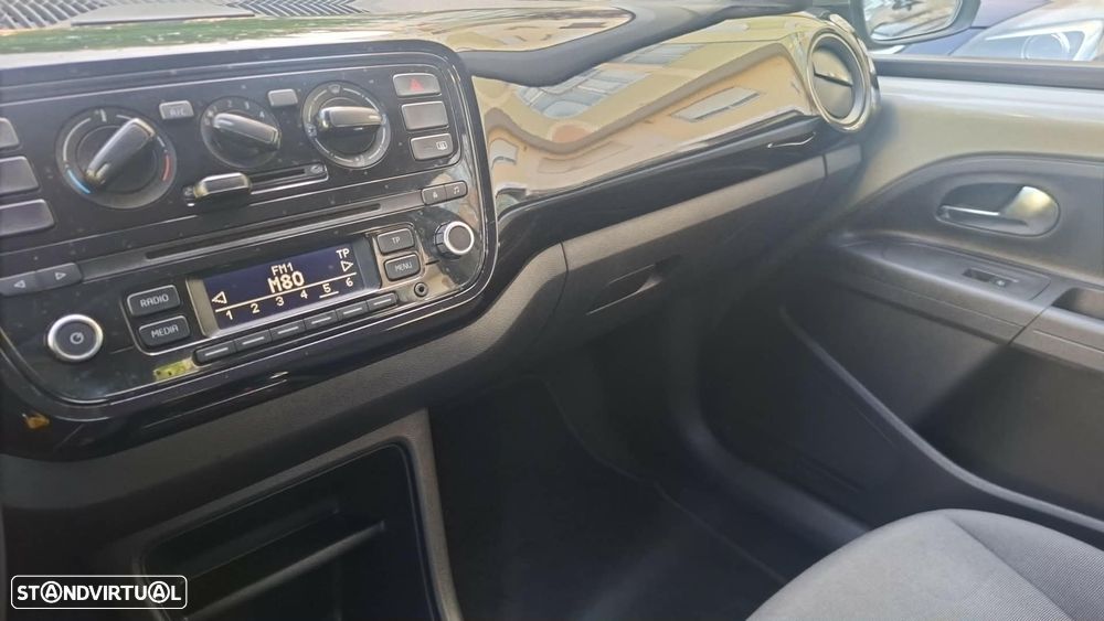 VW Up! 1.0 Move Auto - 16