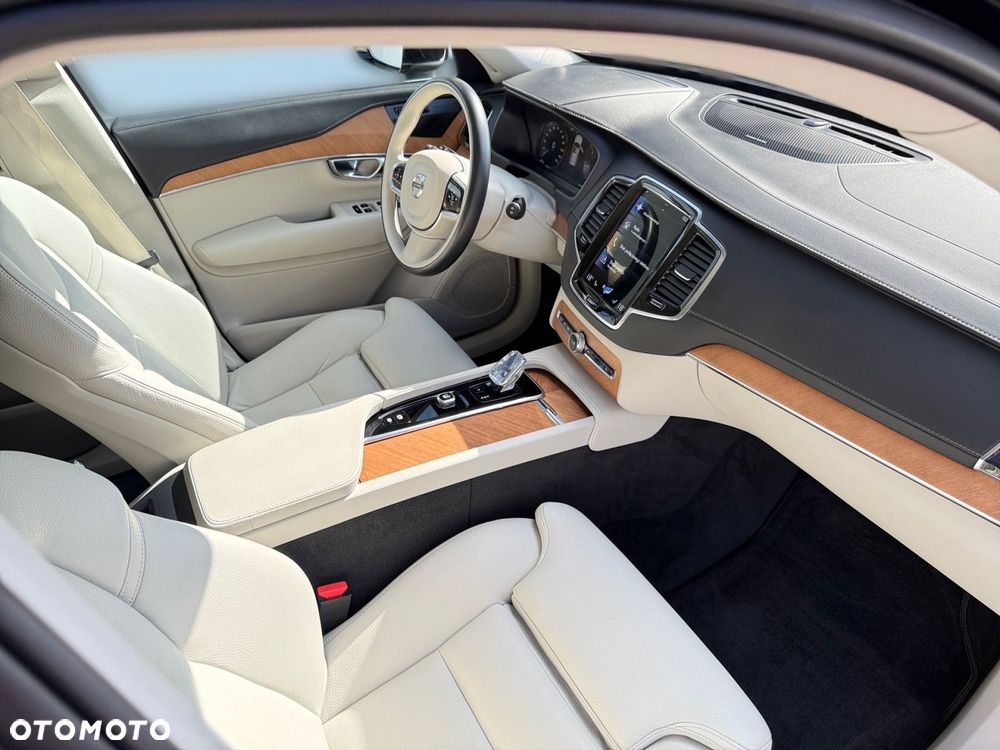 Volvo XC 90 - 26