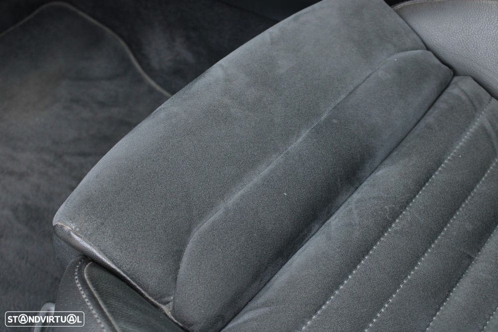 VW Passat Variant 1.6 TDI Highline DSG - 48