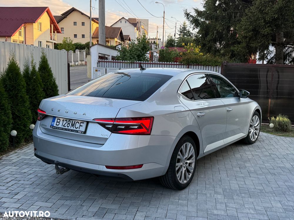 Skoda Superb 2.0 TDI 4X4 DSG Style - 8