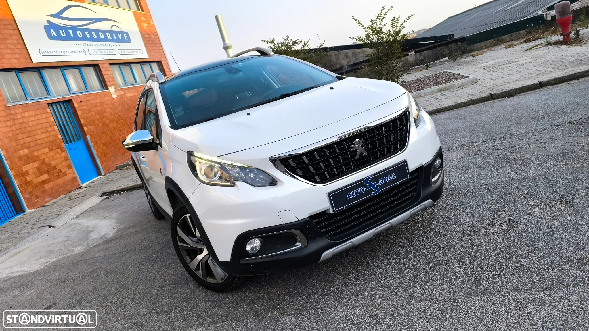 Peugeot 2008 1.6 BlueHDi Crossway - 11