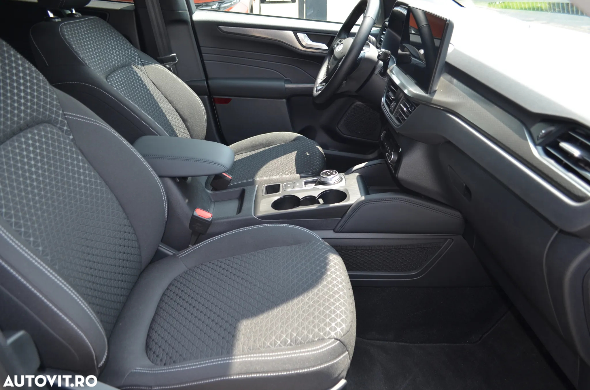 Ford Kuga 1.5 EcoBoost A8 FWD Titanium - 7