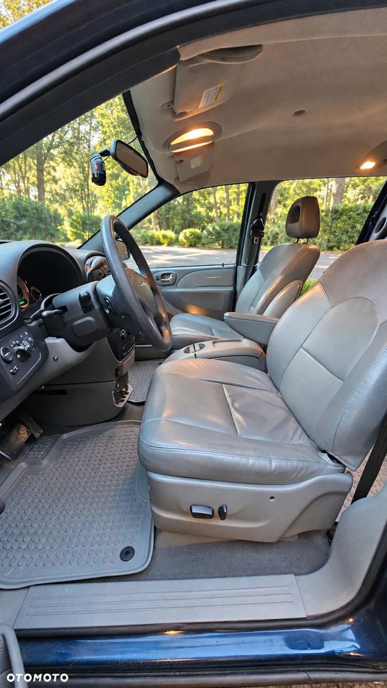 Chrysler Grand Voyager 3.3 LX - 8