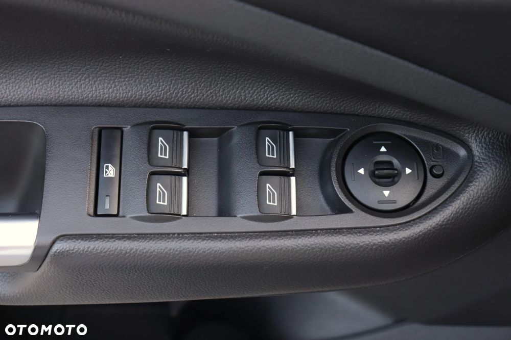 Ford Kuga 2.0 TDCi 2x4 Titanium - 16