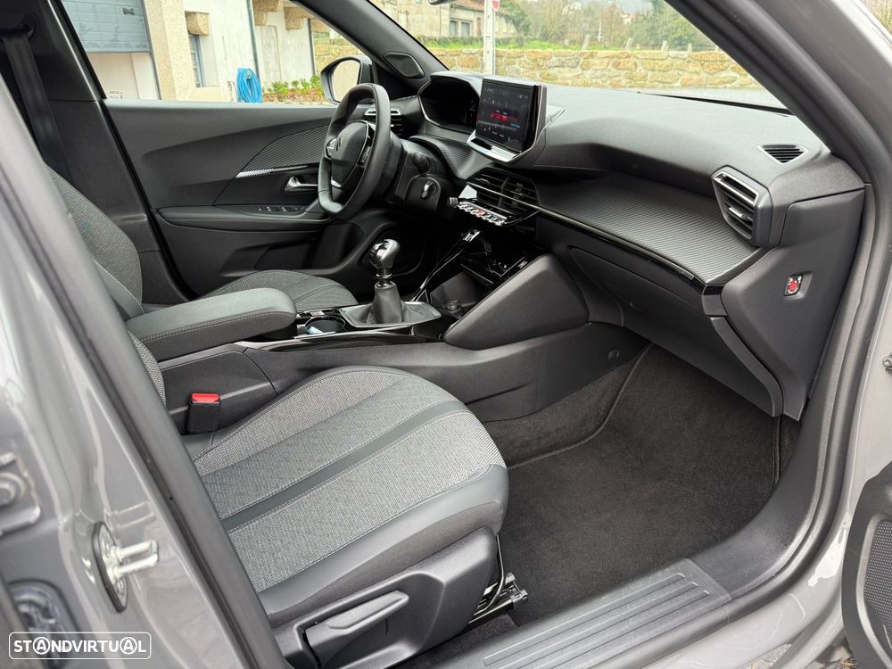 Peugeot 2008 1.2 PureTech Allure Pack - 20