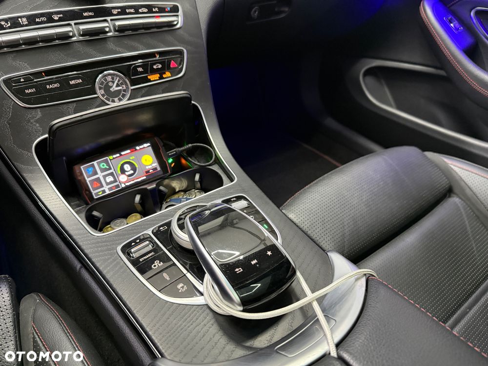Mercedes-Benz Klasa C AMG 43 4Matic 9G-TRONIC - 23