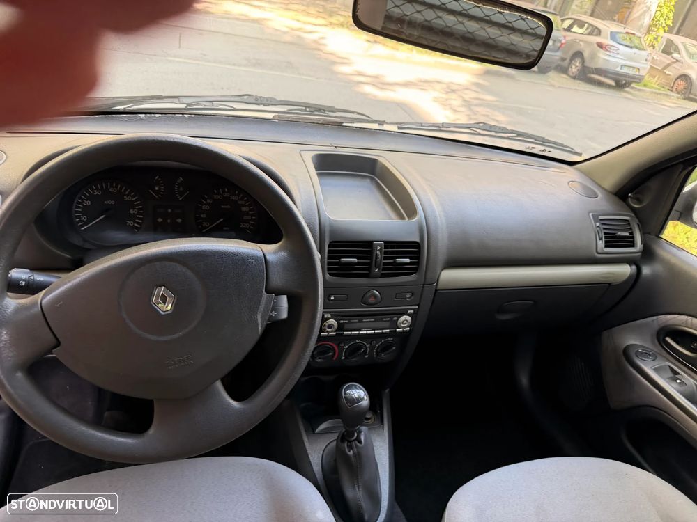 Renault Clio - 18