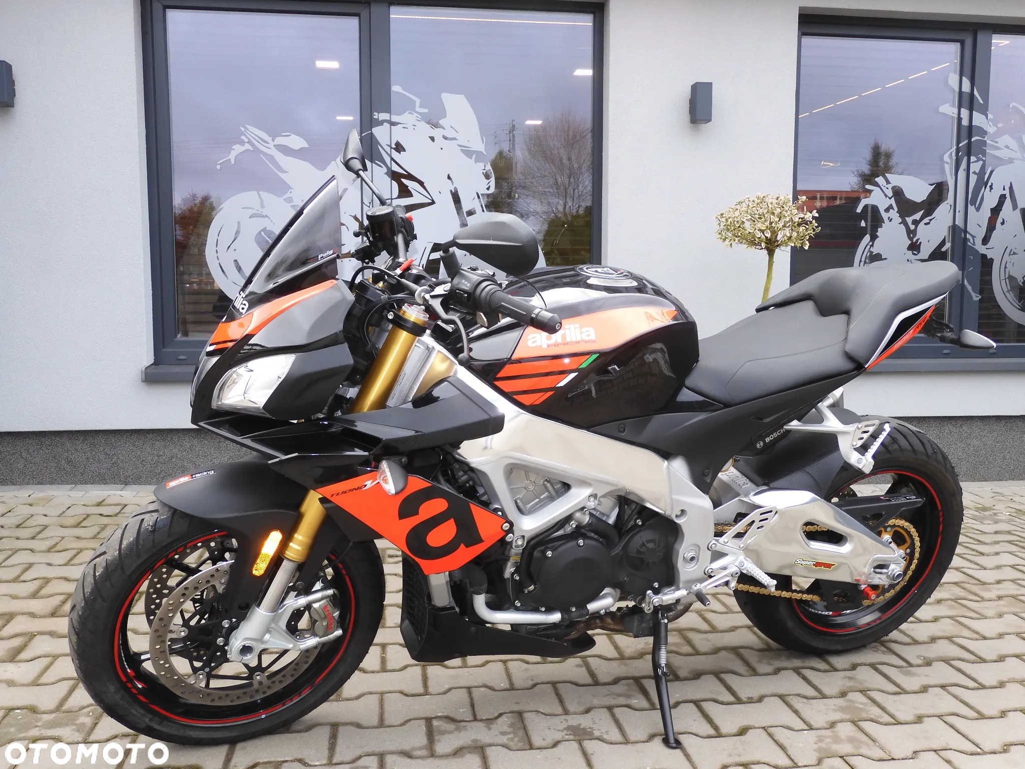 Aprilia Tuono - 15