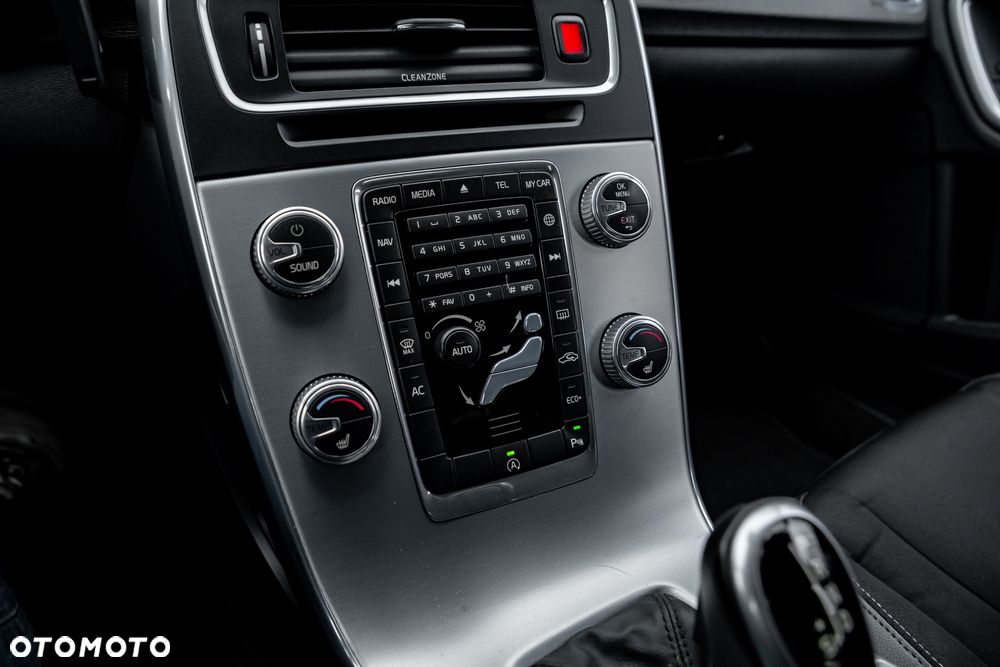 Volvo V60 Cross Country D3 Geartronic - 31