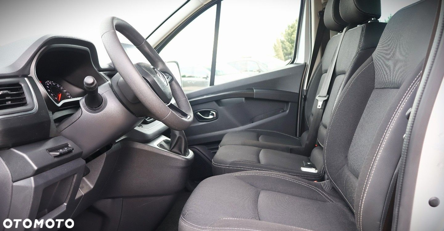 Renault Trafic SpaceClass 2.0 dCi EDC - 17