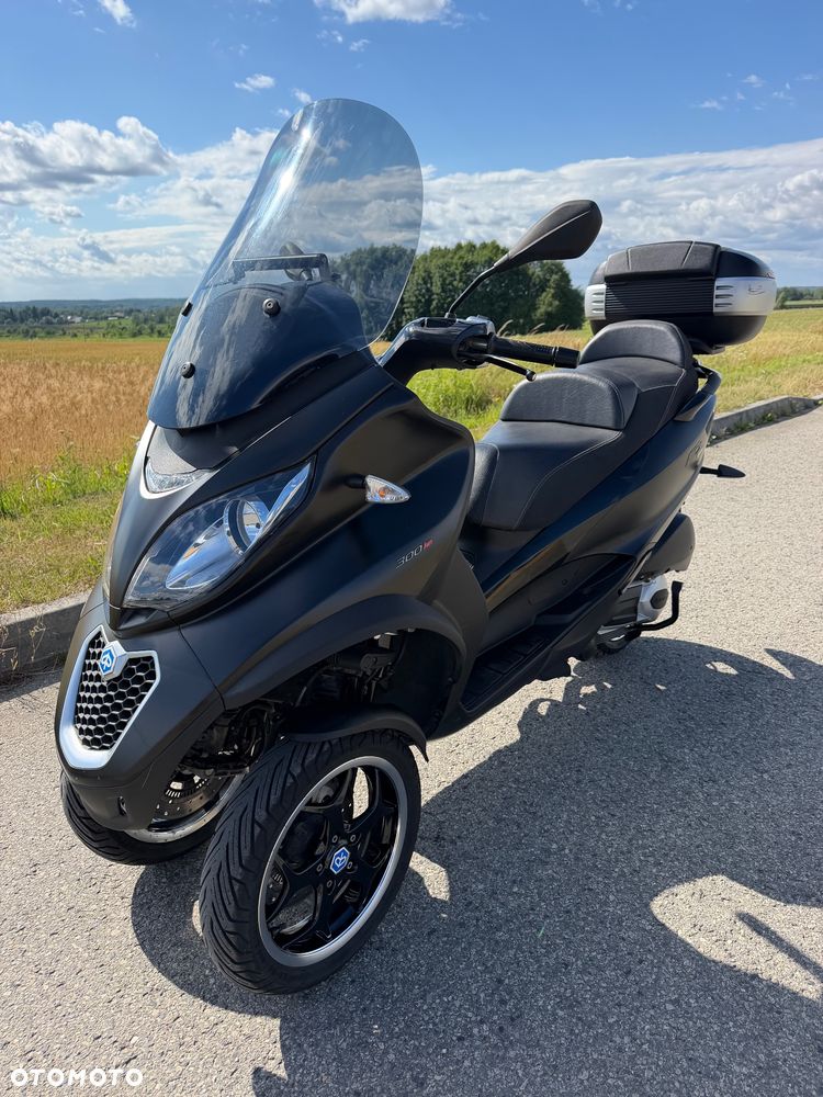 Piaggio MP-3 - 7