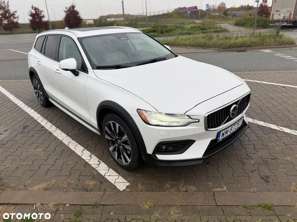 Volvo V60 Cross Country B5 B AWD Ultimate - 2