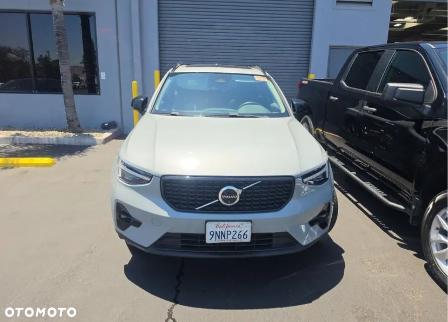 Volvo XC 40 B5 AWD Ultimate Dark - 2