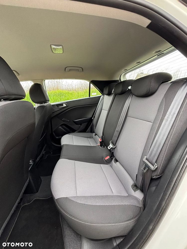 Hyundai i20 1.2 Comfort - 11