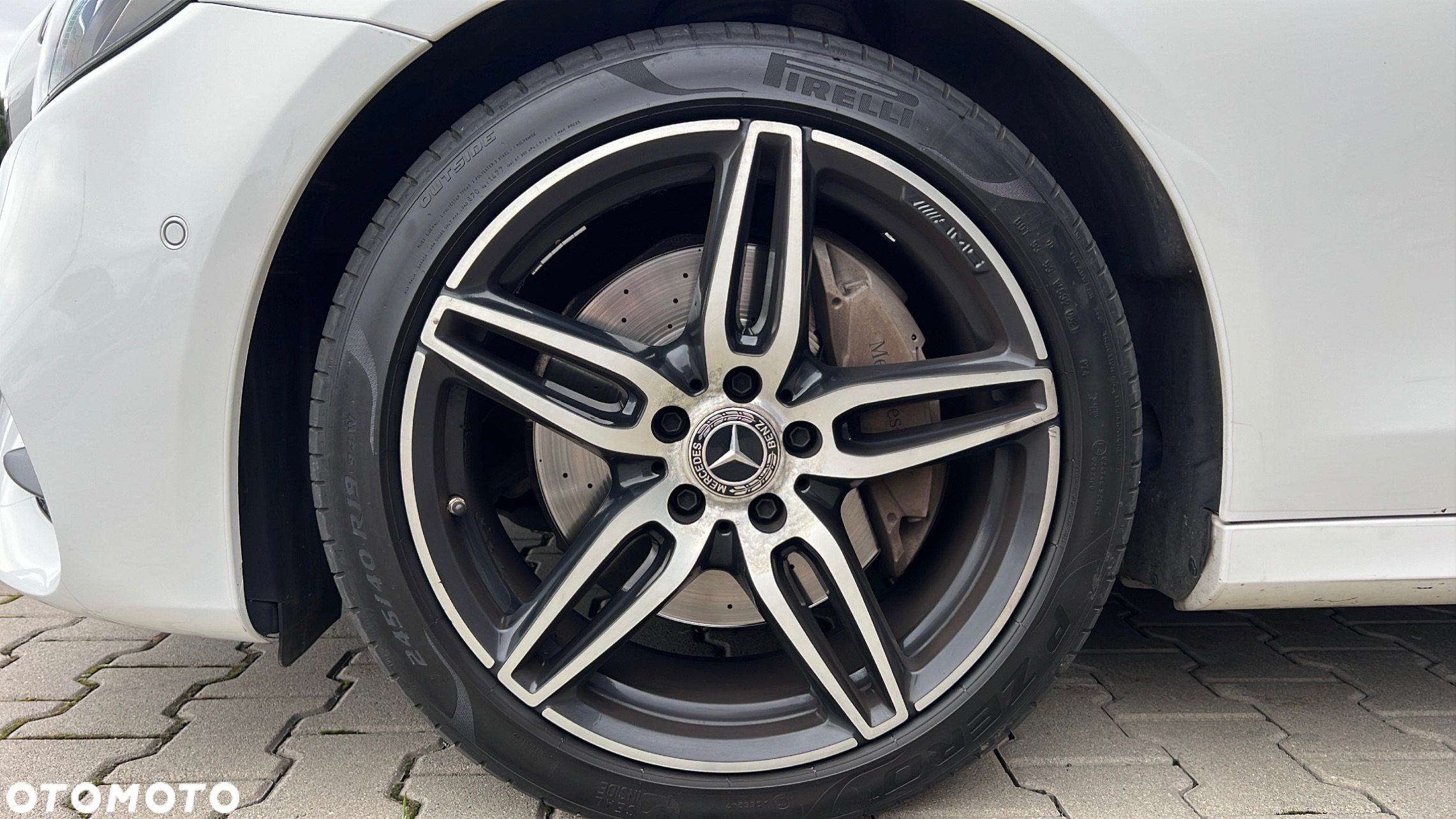 Mercedes-Benz Klasa E 220 d 4-Matic 9G-TRONIC - 15