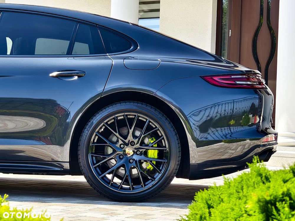 Porsche Panamera 4 E-Hybrid Platinum Edition - 12