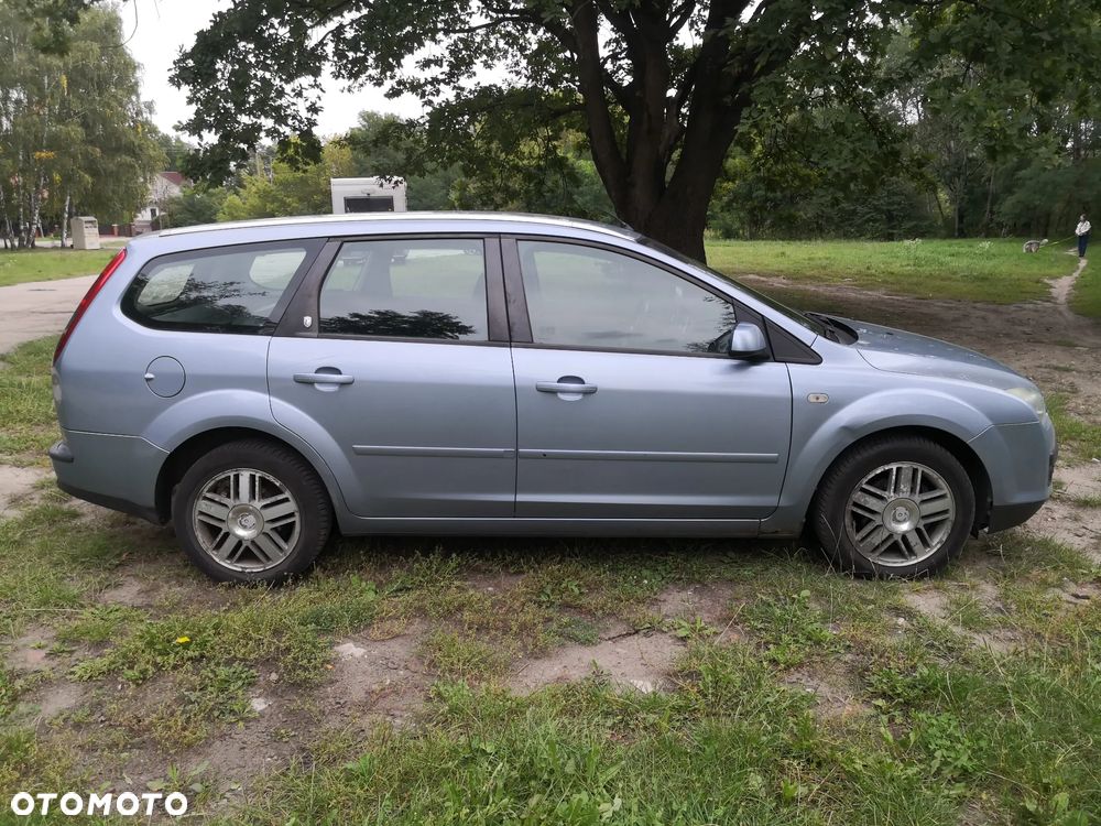 Ford Focus 1.6 TDCi DPF Ghia - 6