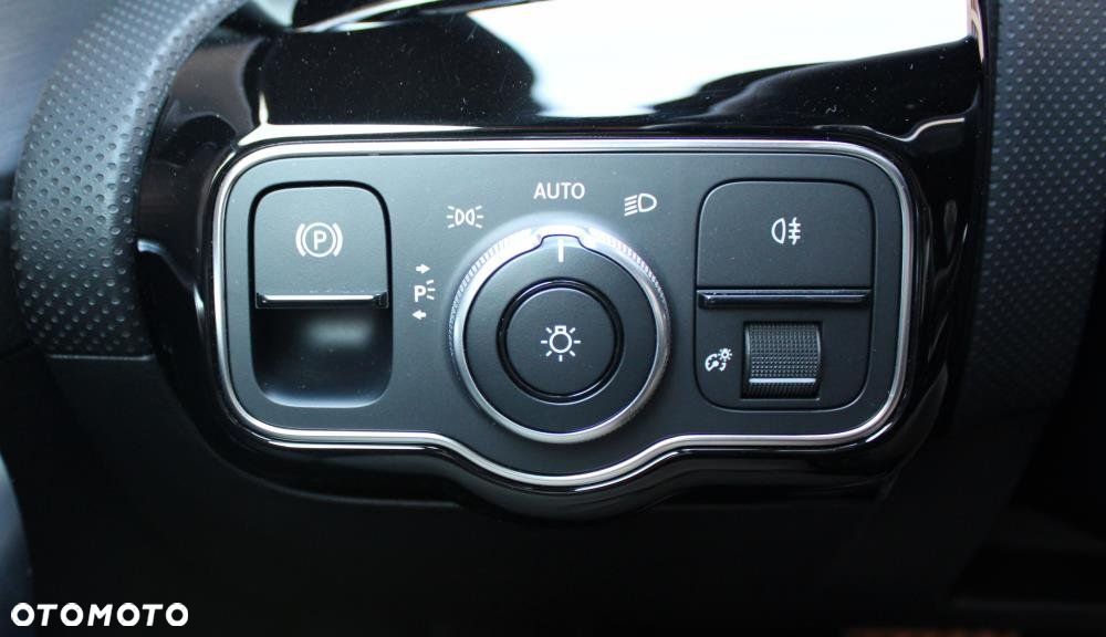 Mercedes-Benz CLA - 13