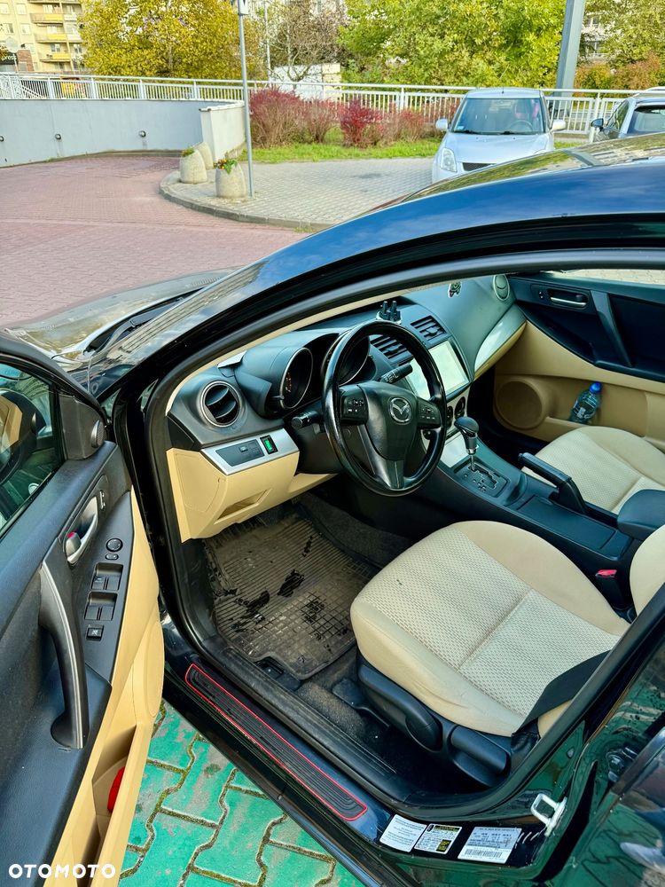 Mazda 3 2.0 Exclusive + - 9