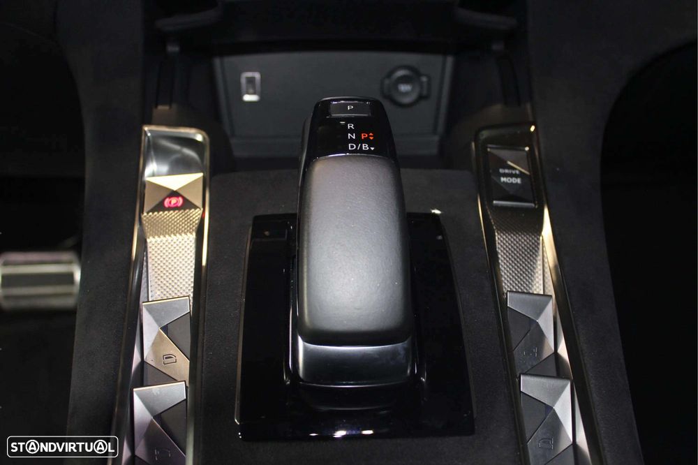 DS DS7 4x4 300 Performance Line + - 25