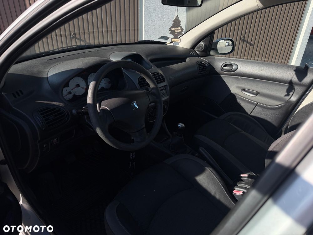 Peugeot 206 - 17