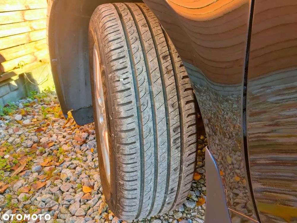 Toyota Avensis Combi 1.6 Life - 38