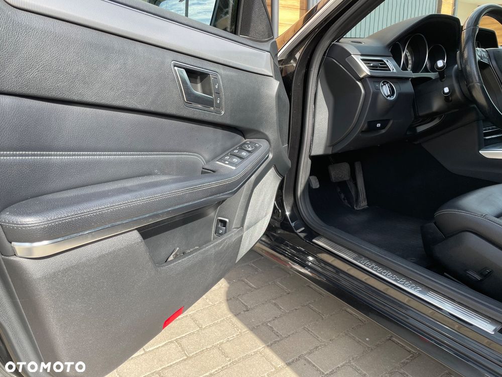 Mercedes-Benz Klasa E 220 CDI BlueEff - 30